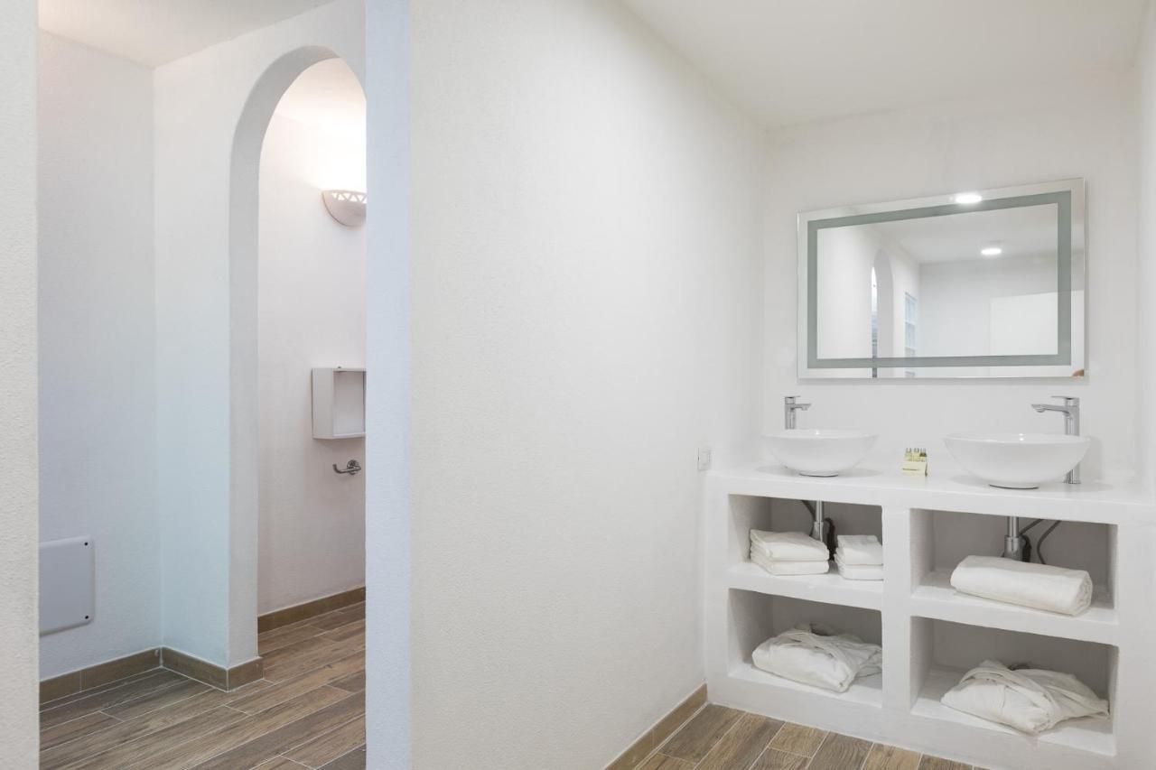 Palmasera Charming Suites Кала Гононе Екстериор снимка